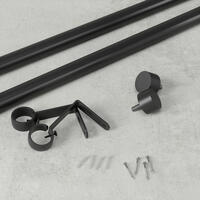 De Cappa gordijnroede van Umbra is super stylish uit en door de metalen finish oogt deze modern en klassiek tegelijk