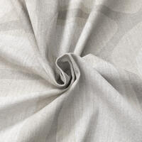 Deze soepele gordijnstof met een grote stoere organische print die wat weg heeft van keien