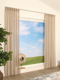 Deze soepel vallende inbetween is kamerhoog, waardoor deze naadloos kan worden gemaakt