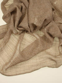 Oban is een prachtige grover geweven kamerhoge inbetween in verschillende gemêleerde garendiktes