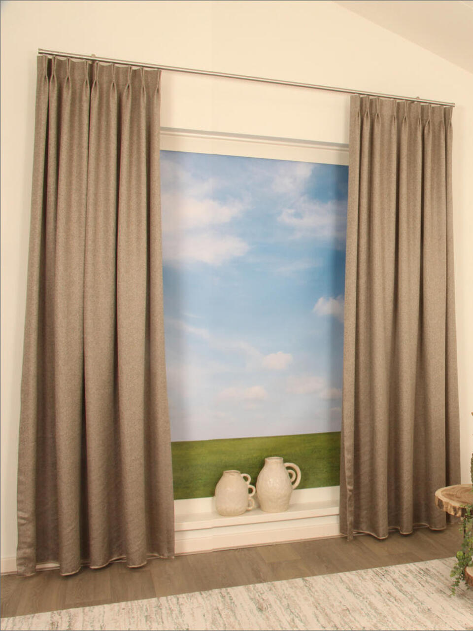 Annecy is een mooi soepel vallend semi-verduisterend overgordijn, een echte sfeermaker en past in elk interieur en in elke ruimte