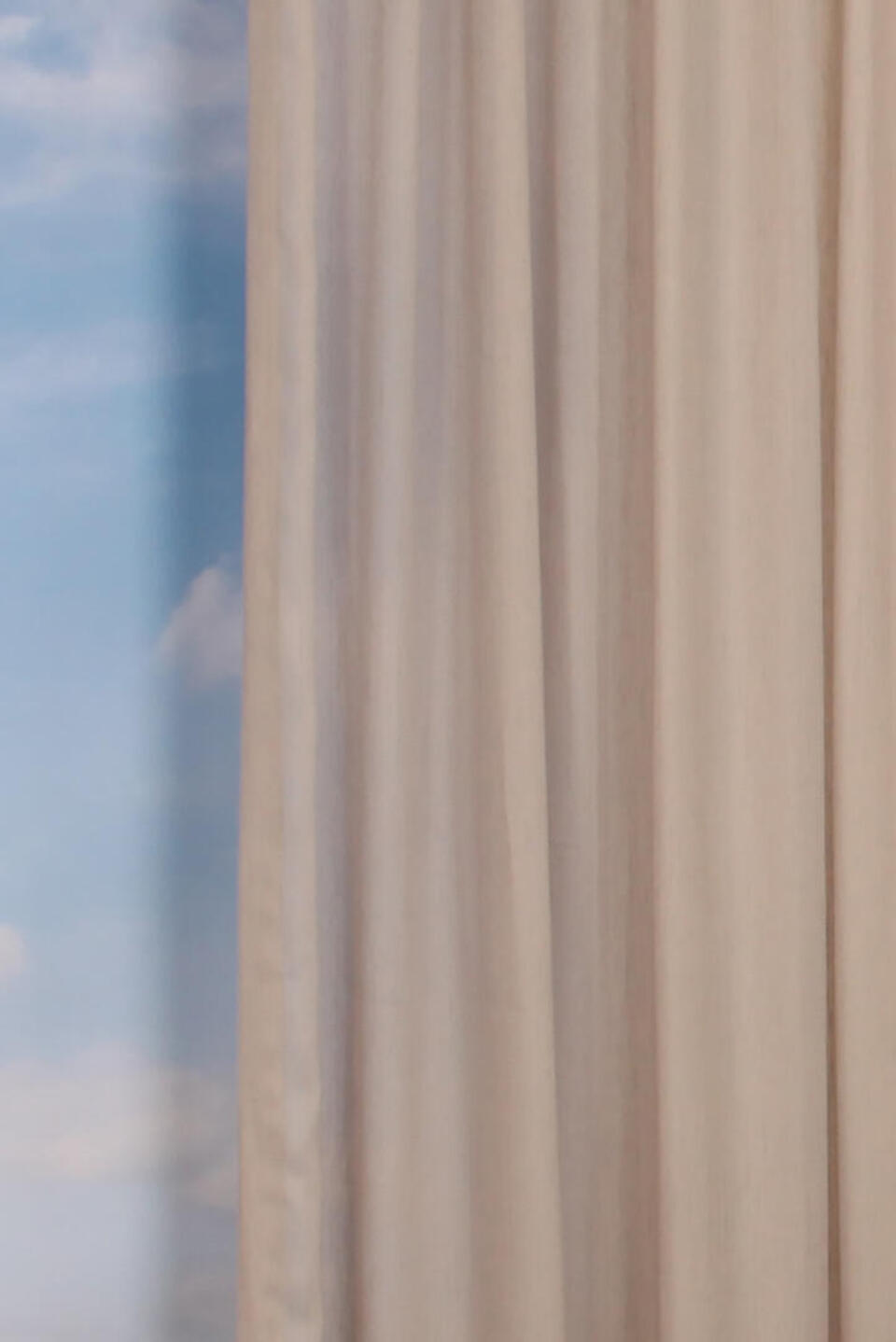 Inbetween Fyn is een wat grover geweven stof van fijne garen en valt soepel