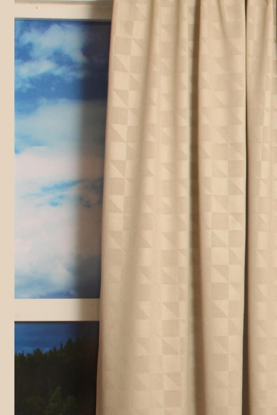 Verduisterend overgordijn Doel valt soepel en heeft een mooi subtiel patroon