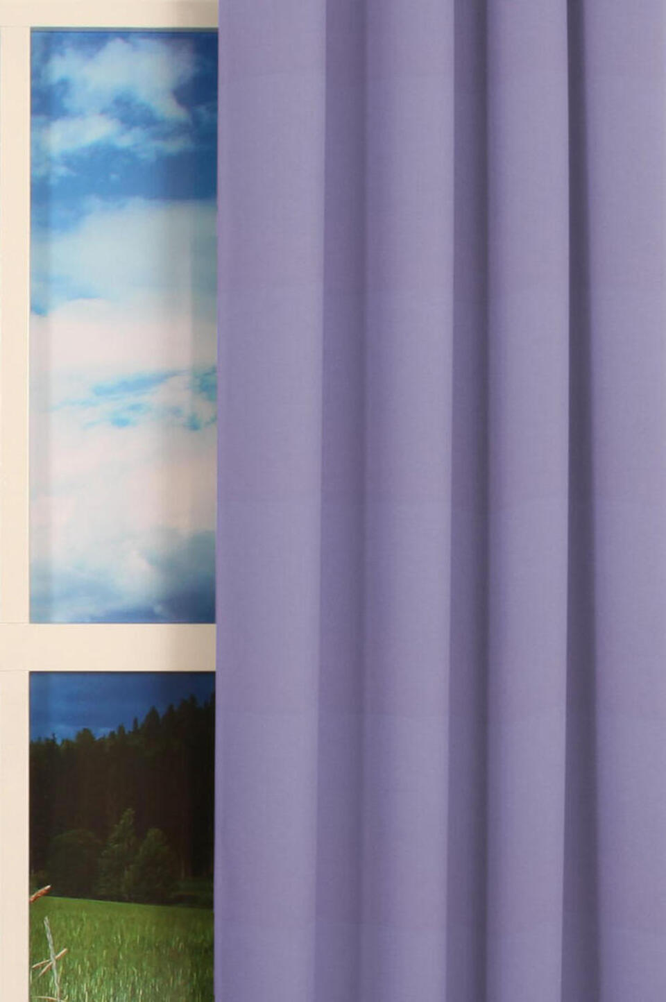 Eclipse is een voordelig verduisterend overgordijn met een lichte glans in een lavendel kleur