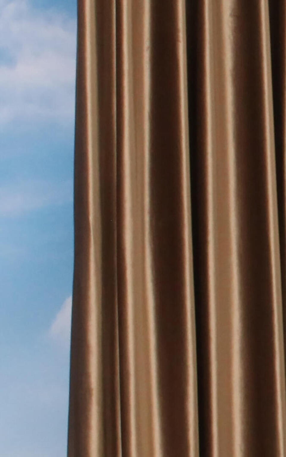 Deze mooie overgordijnstof is een echte sfeermaker, de stof zorgt voor privacy als het donker is