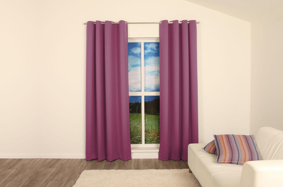 Verduisterende overgordijnstof met een mooie weefstructuur aan de voorzijde. De gladde achterzijde van de stof is effen naturel