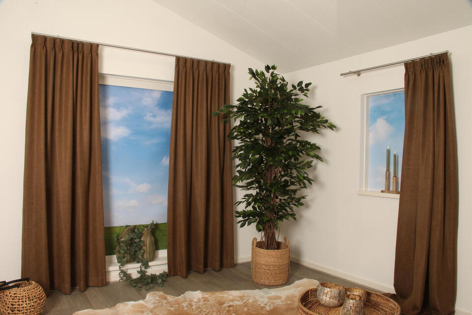 Overgordijn Hamoir is een rijke kamerhoge stof die zacht aanvoelt