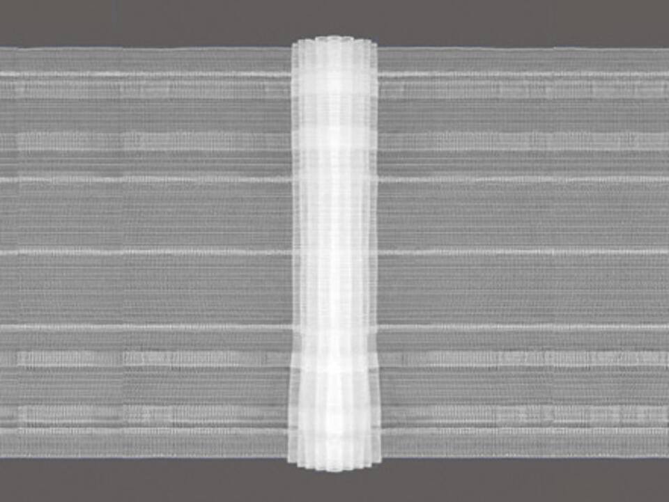 In deze plooiband zitten 5 touwtjes. Deze moet u tegelijk aantrekken om plooien in uw gordijn te vormen.