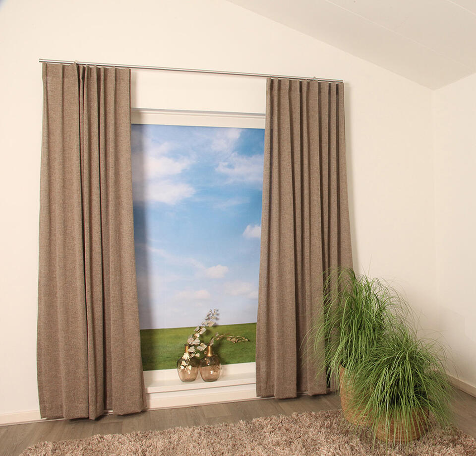 Courtai is een kamerhoge inbetween met een grove weving